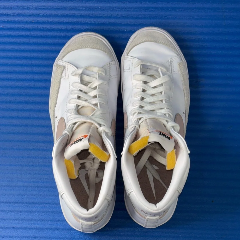 Size 10- Women’s Nike Blazer '77 Vintage Mid White Pink Oxford Sneakers